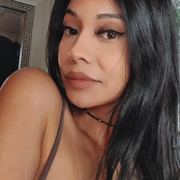 Meet your Posher, Alejandra - Picture 1 of 1